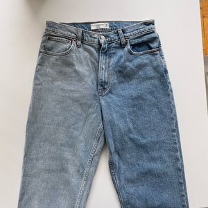 NWOT A&F Mom Jeans